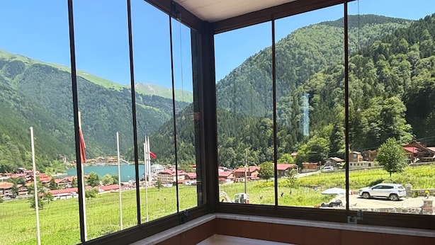 302 family rooms | Terrace/patio - Uzungöl Ozturk Hotel  (Çaykara)