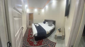 1 Schlafzimmer, hochwertige Bettwaren, Schreibtisch, Zustellbetten