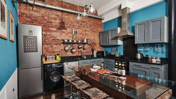 Fridge, microwave, oven, dishwasher
