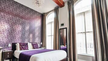 3 camere, una scrivania, ferro/asse da stiro, culla da viaggio