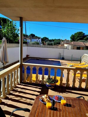 Outdoor dining - Private Villa L'Era - Pool & AC (L'Escala)