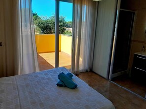 4 Schlafzimmer, Bügeleisen/Bügelbrett, WLAN, Bettwäsche