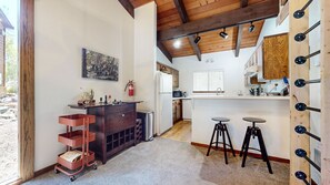 Fridge, microwave, oven, stovetop - Private Lodge, Vaulted Ceilings, Gas Grill, Washer/Dryer, Walk to The Village (Mammoth Lakes)