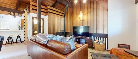 Smart-tv och eldstad