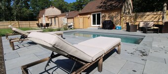 Private Plunge Pool and Large Fenced Yard (2320)