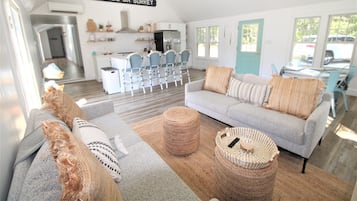 TV, mesa de pingue-pongue