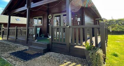 Hollybush Lodges