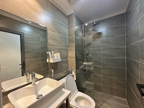 Desk, laptop workspace, free WiFi, bed sheets - OYO 1203 Da Lat Pho Hotel (Da Lat)