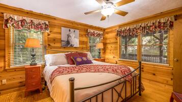 2 bedrooms, desk, iron/ironing board, WiFi