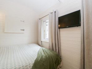 1 bedroom, individually decorated, individually furnished, free WiFi - Hazel (Cirencester)