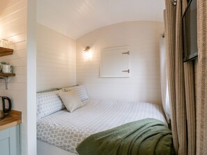 1 bedroom, individually decorated, individually furnished, free WiFi