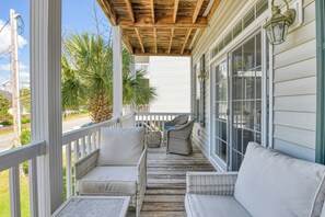 Terrace/patio - Spacious 4 Bedroom, 3.5 Bath Garden City Beach Home with Private Pool (Garden City Beach)