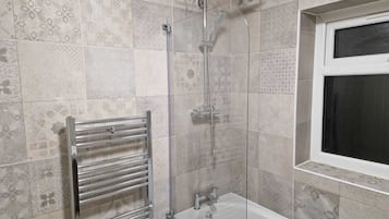 House | Bathroom | Shower, hair dryer, towels