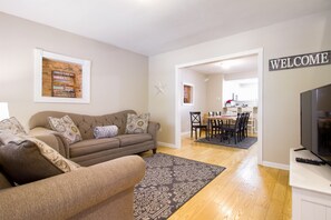 Smart TV - Two Separate DC Houses | Sleep 21 Guests (Washington)