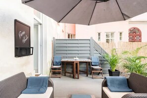 Apartment (1) | Individually decorated, individually furnished, desk, blackout drapes - Luxurious and Bright, 5 min walk to city center (Vienna)