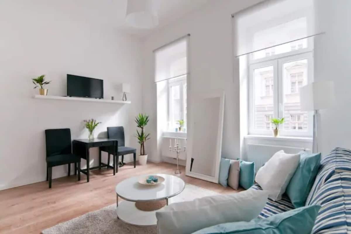 Apartment (7) | 2 bedrooms, individually decorated, individually furnished, desk