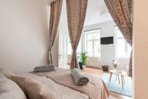 Apartment (14) | Individually decorated, individually furnished, desk, blackout drapes - Luxurious and Bright, 5 min walk to city center (Vienna)