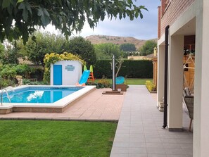 Pool - cal Claramunt, Para Conectar con lo Esencial (Torrefarrera)
