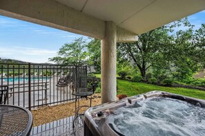 Terrace/patio - walk downtown•onsite pool•private hot tub (GC106) (Gatlinburg)