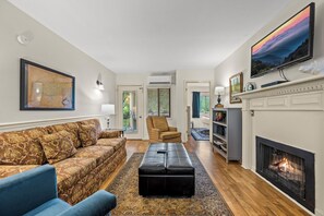 Televisie en een open haard