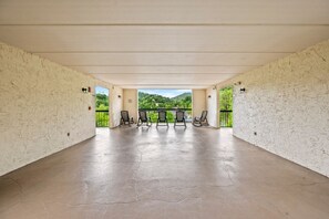 Interior - walk downtown •onsite heated pool •hot tub (GC507) (Gatlinburg)
