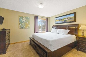 2 室のベッドルーム、アイロン / アイロン台、WiFi、ベッドシーツ