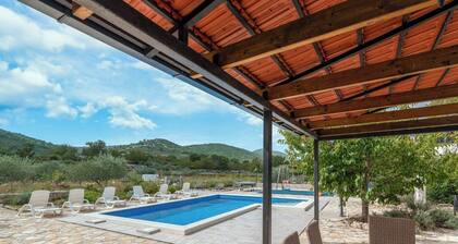 Villa Emanuel in Ljubitovica - Haus für 4-6 Personen