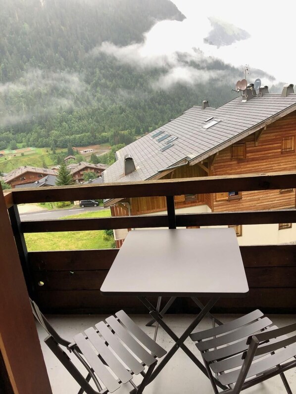 Outdoor dining - 2nd floor, balcony, parking, tv, ski locker, 28m², Châtel (Châtel)