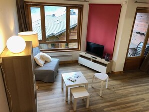 Living area - 2nd floor, balcony, parking, tv, ski locker, 28m², Châtel (Châtel)