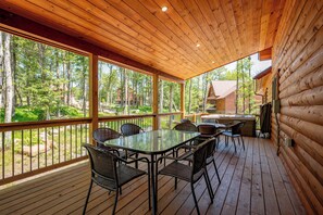 Outdoor dining - Escape to Mountains w/ All Suites & Mountain Views (McHenry)