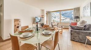 Dining - 100m from shops, 1st floor, view lake/mountain, balcony, tv, ski locker, 42m², Tignes (Tignes)
