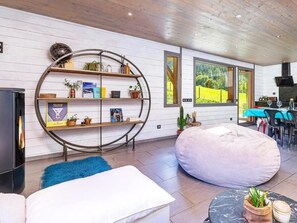 5 bedrooms, WiFi, bed sheets - Chalet, wifi, view mountain, sauna, terrace, fireplace or stove, parking, tv, 180m² (Peisey-Nancroix)