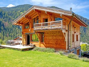 Exterior - Chalet, wifi, view mountain, swimming pool, sauna, terrace, fireplace or stove, parking, tv, 180m² (Peisey-Nancroix)