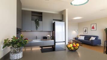 Apartamento superluxo | Cozinha privada | Geladeira grande, fogão, cooktop, lava-louças