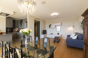 ラグジュアリー アパートメント | リビング エリア | スマートテレビ