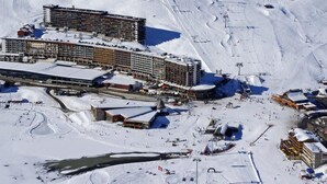 Unclassified image, 5 of 11, button - 10m from resort center, 11st floor, view lake, tv, ski locker, 12m², Tignes (Tignes)