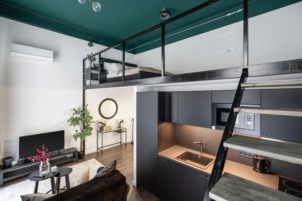 Superior Apartment | 1 bedroom, soundproofing, free WiFi, bed sheets - E41 Boutique Apartments by BQA (Budapest)