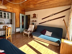 Living area - 4th floor, balcony, tv, ski locker, 40m², Alpe d'Huez (L'Alpe d'Huez)