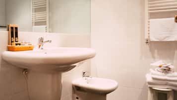 Rainfall showerhead, hair dryer, towels, soap