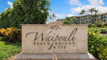 Condo, 2 Bedrooms | Property grounds