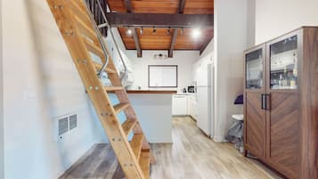 Condo, 2 Bedrooms | Interior