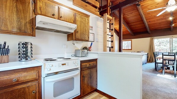 Appart'hôtel, 2 chambres | Cuisine privée | Réfrigérateur, four, cafetière/bouilloire, grille-pain