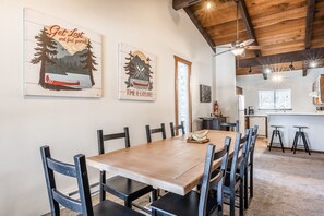 Condo, 2 Bedrooms | Dining