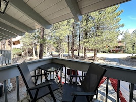Condo, 2 Bedrooms | Property grounds