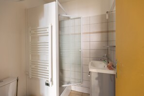 City Studio | Bathroom
