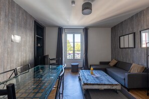 City Apartment | Living area