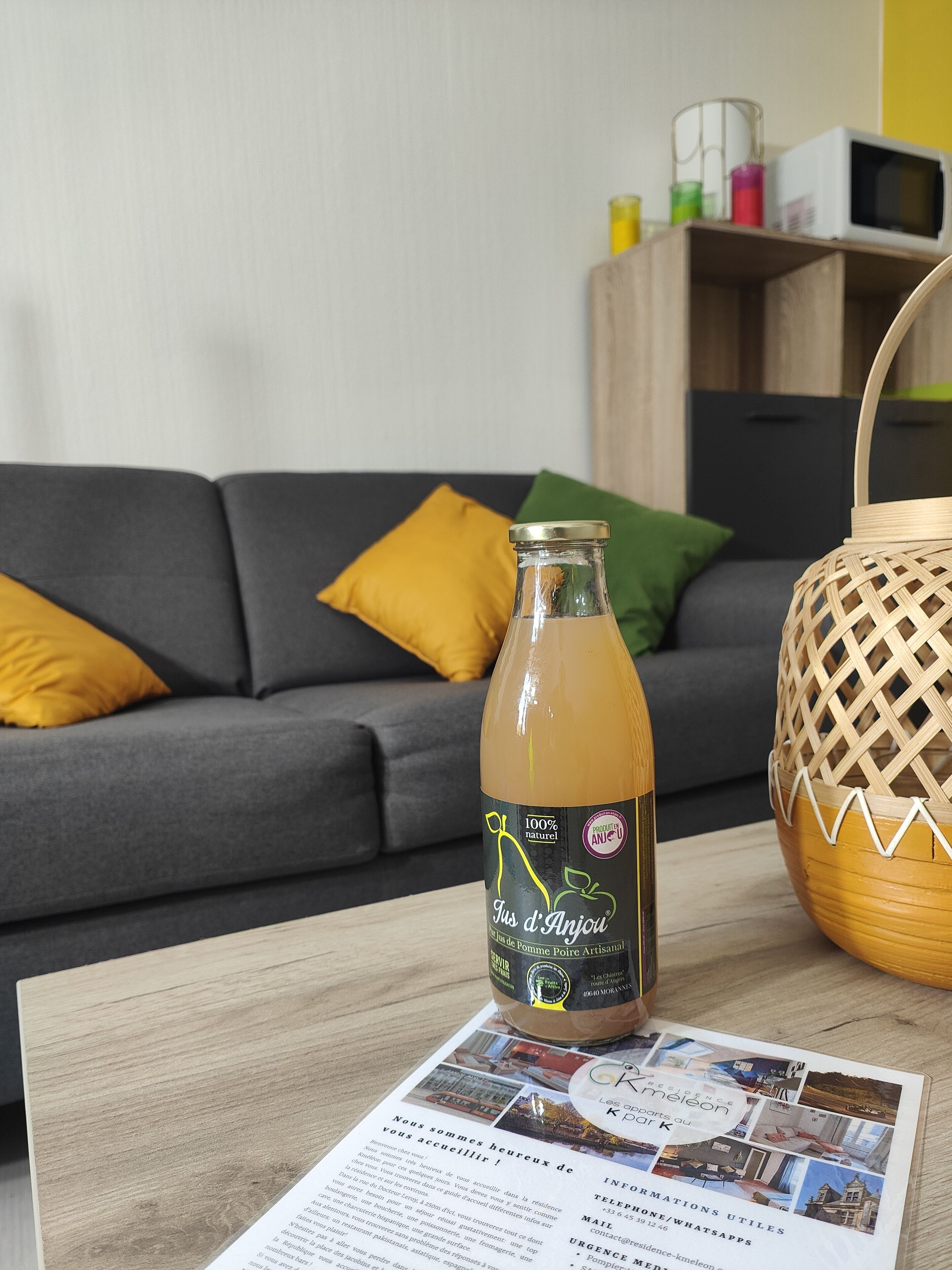 Bureau, fer et planche à repasser, Wi-Fi gratuit, draps fournis