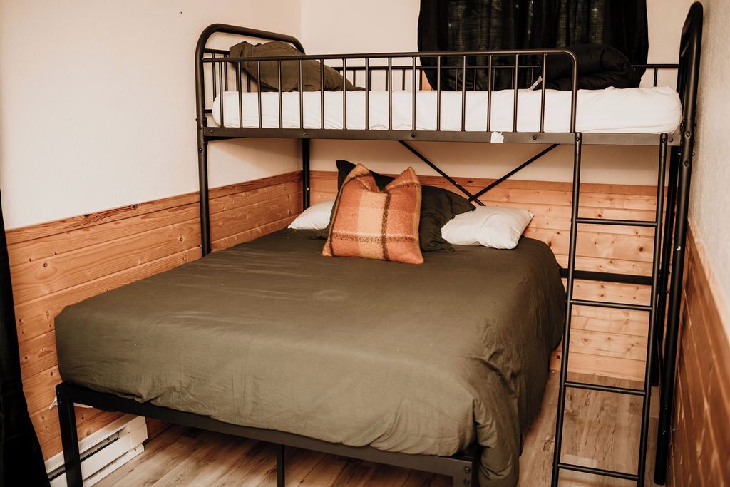 2 間睡房、書桌、Wi-Fi、床單