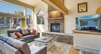 Cozy Colorado Retreat w/ Deck, Grill & Pool Access