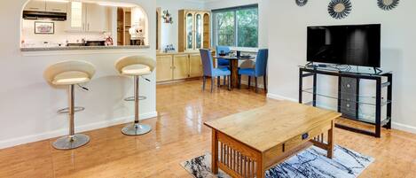 Apartment (2 Bedrooms) | Wohnbereich